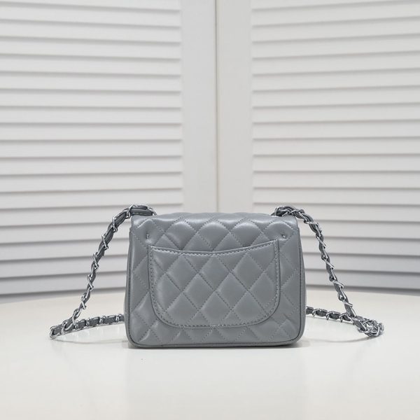 シャネルバッグ側面デザイン